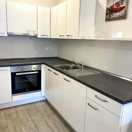 Apartment Bright With Free Private Parking *